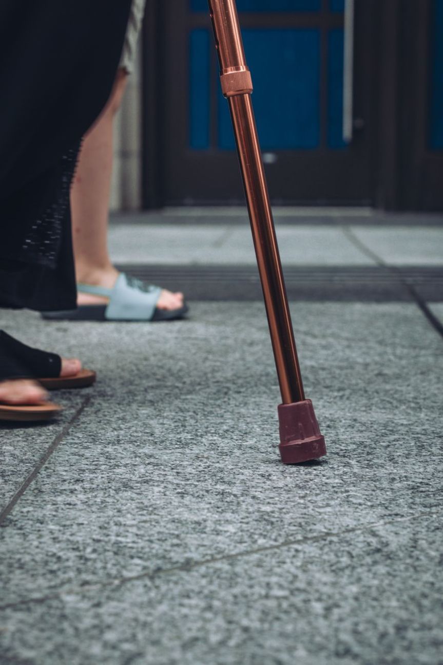 Making Travel Easier for Aging Loved Ones: What Caregivers Should Know Before Renting&nbsp;Equipment